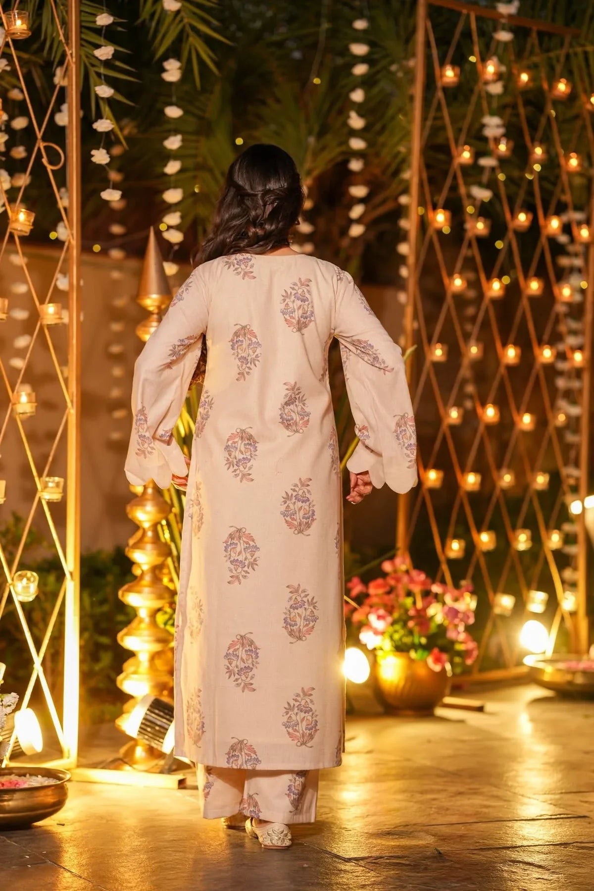 PAVIKA MOTIF PRINTED KURTA SET