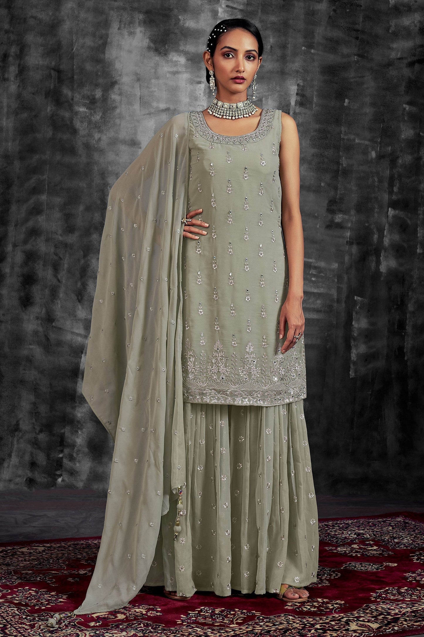 Pista Georgette Sharara suit