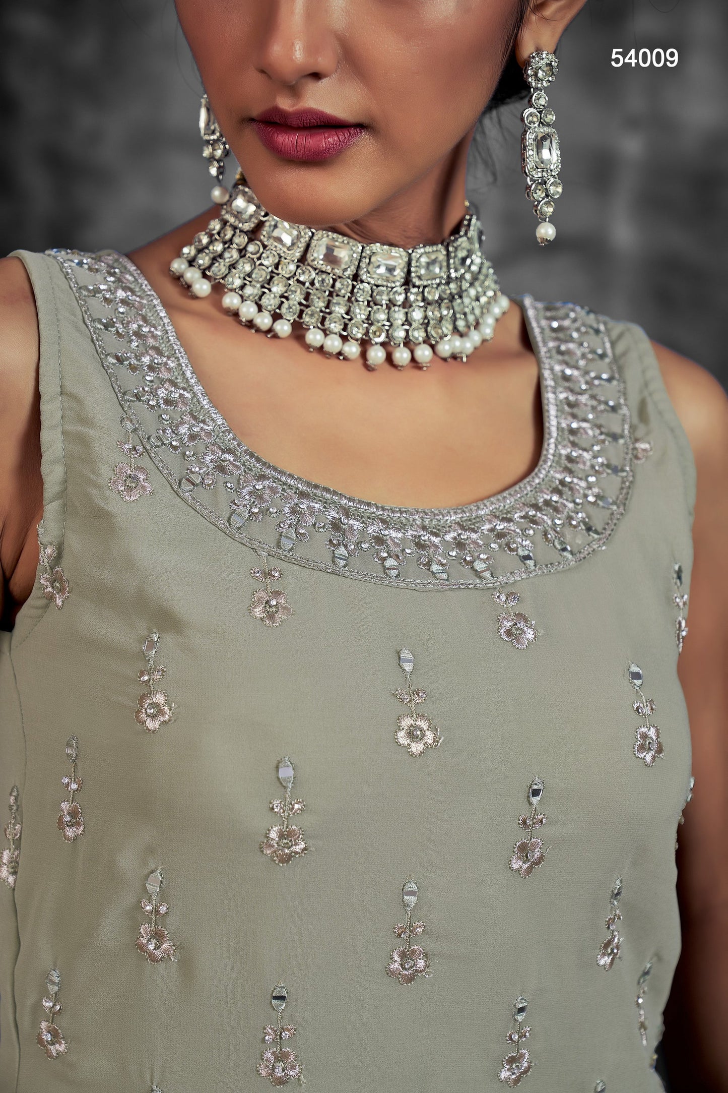 Pista Georgette Sharara suit