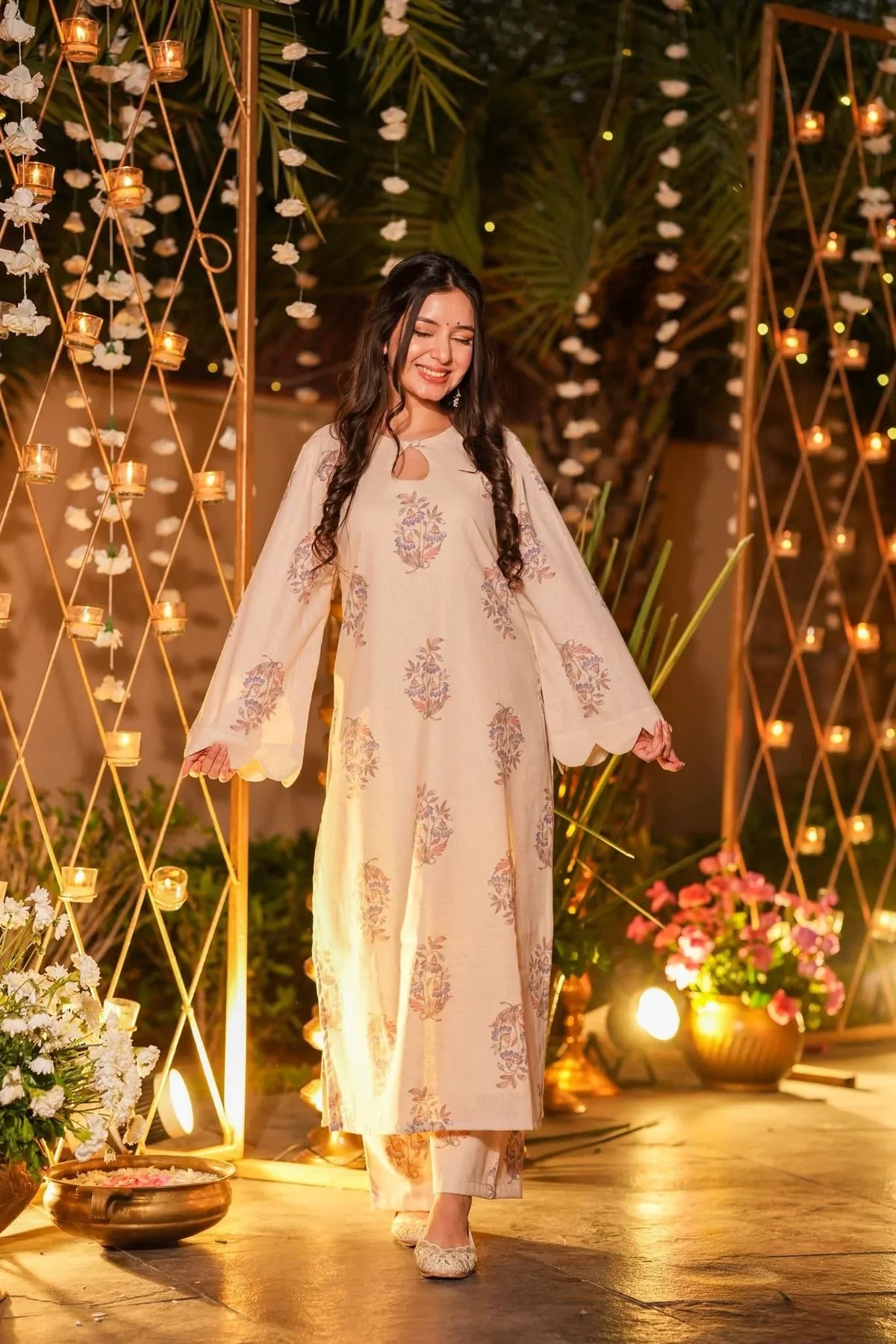 PAVIKA MOTIF PRINTED KURTA SET